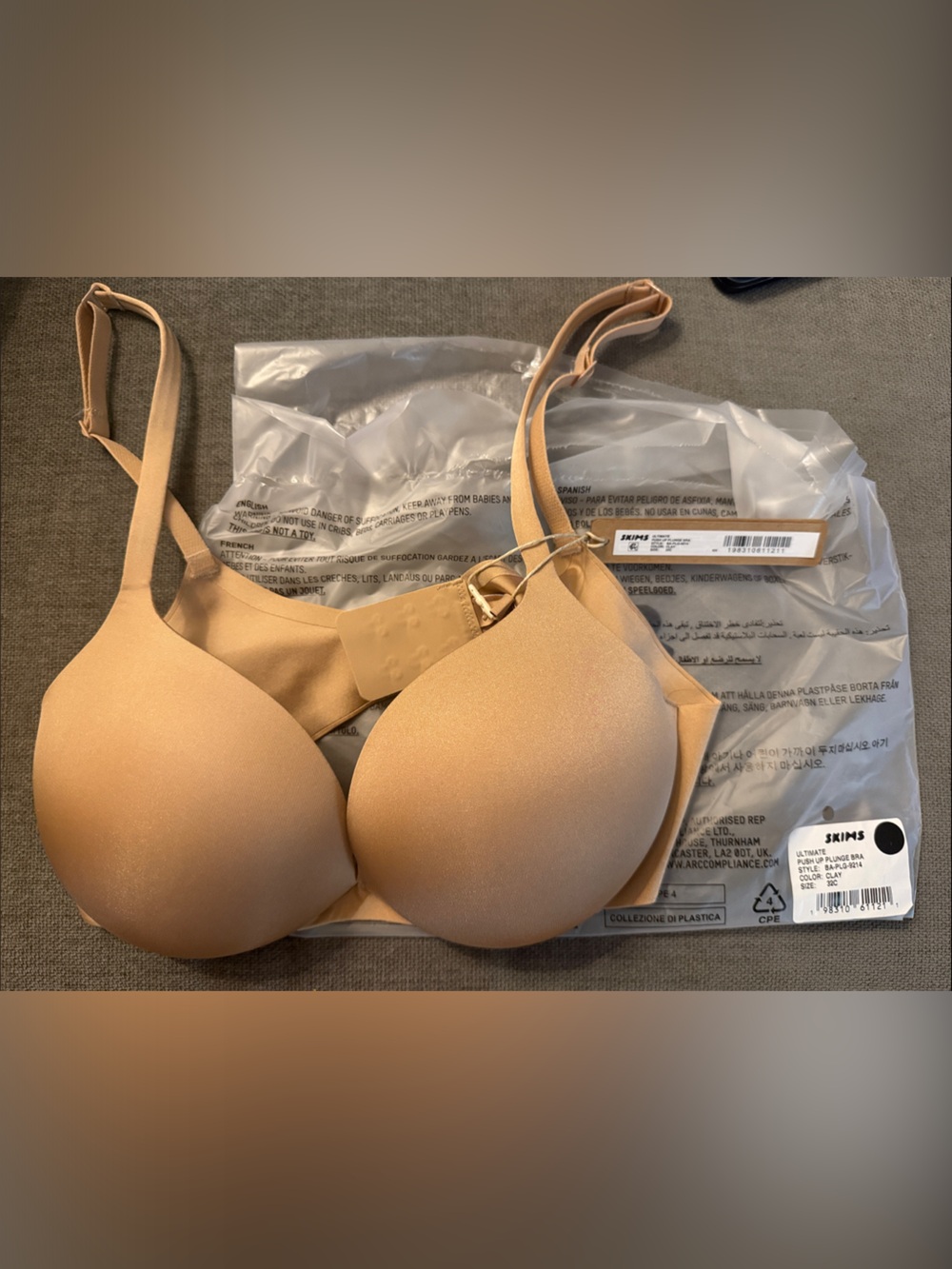 Skims ultimate push up plunge bra 32C